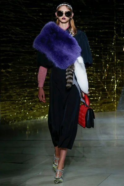 Look 19